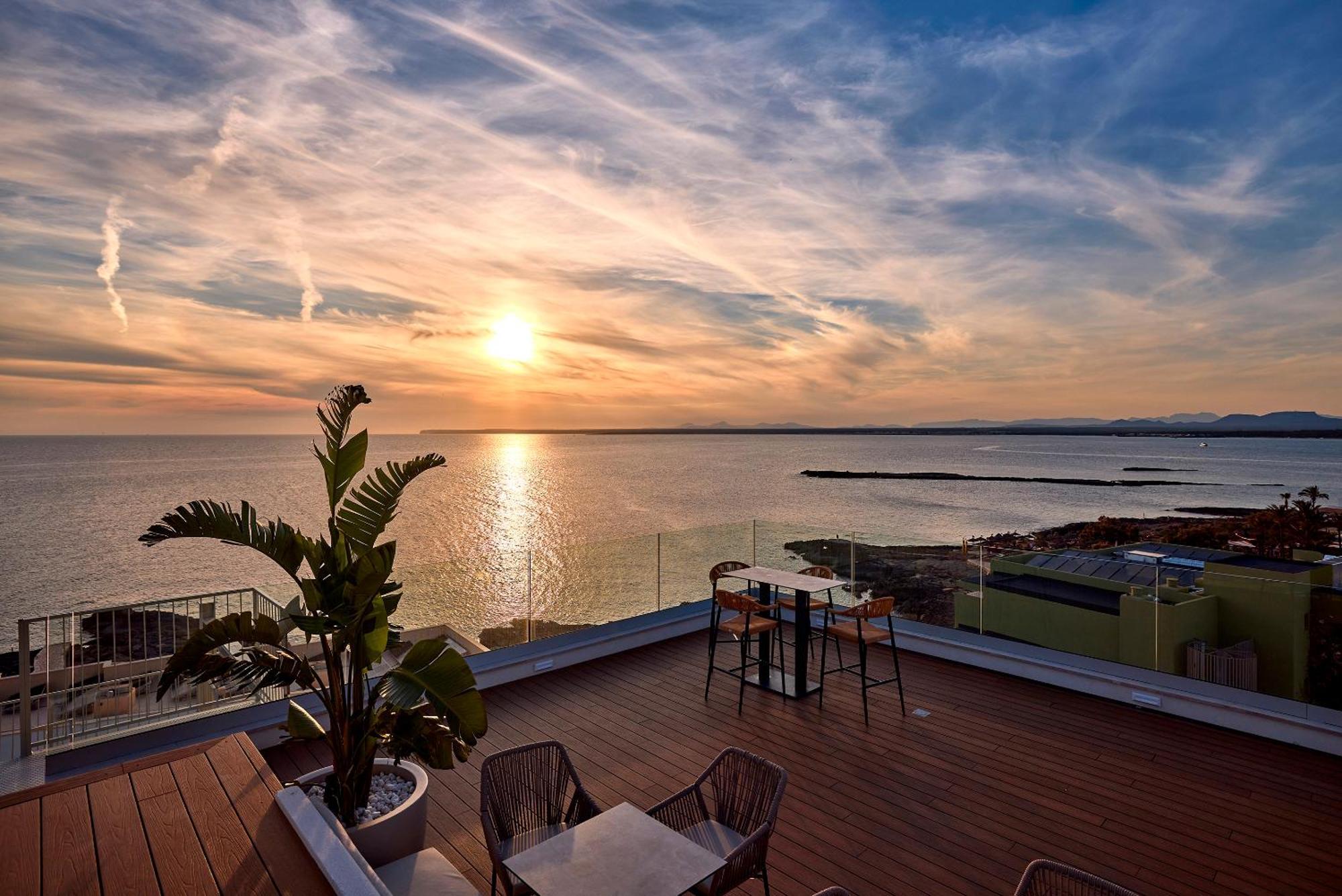 Universal Hotel Romantica Colonia de Sant Jordi Esterno foto