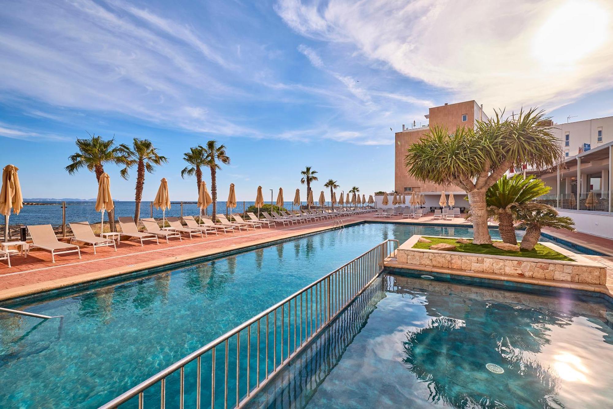 Universal Hotel Romantica Colonia de Sant Jordi Esterno foto